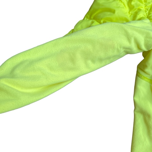 SOLD 🔴 Lululemon What The Fluff Pullover size 6 Clarity Yellow Jacket 1/2 Zip - Picture 8 of 16